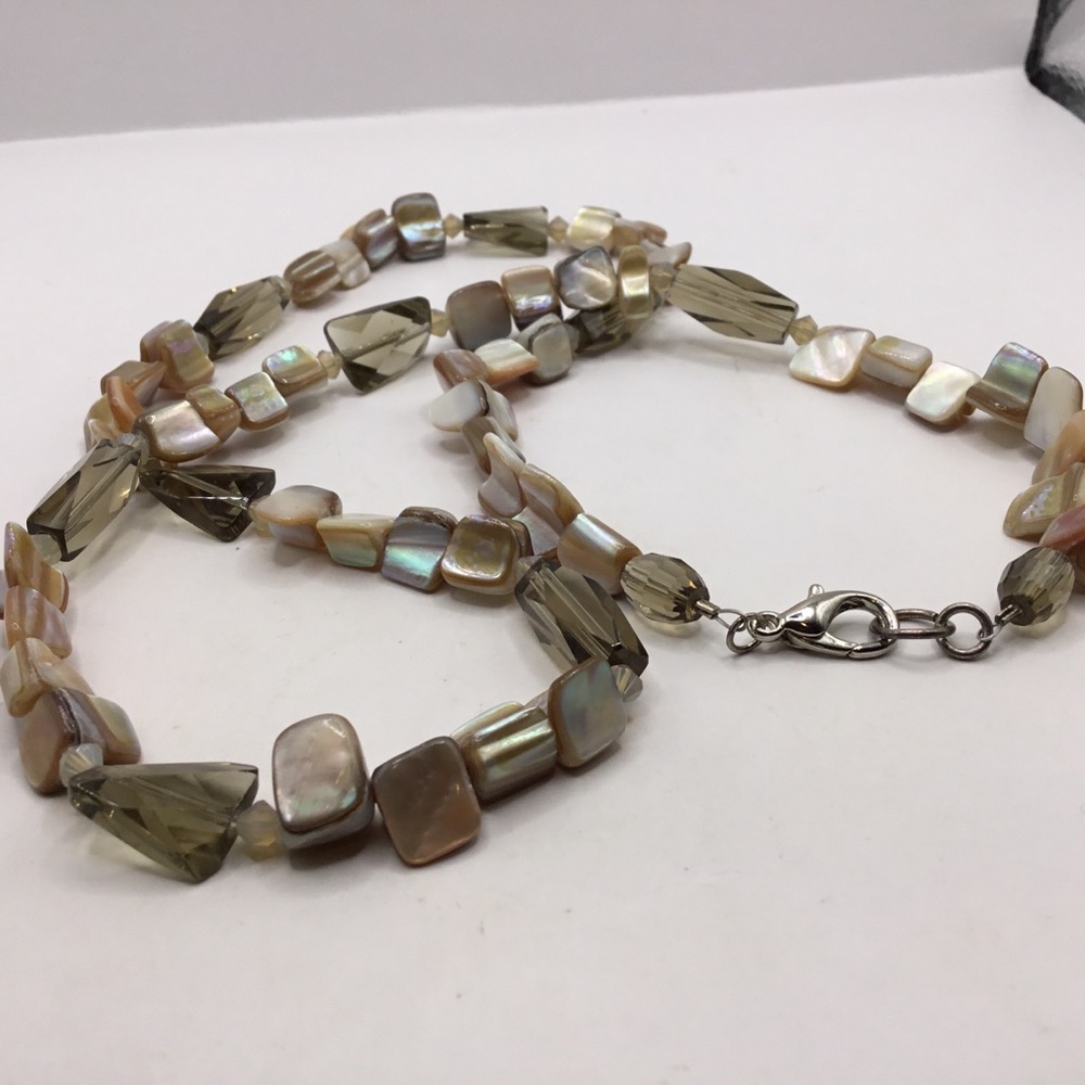 Mother of Pearl (MOP) Shell & Glass Bead Necklace - Picture 7 of 8